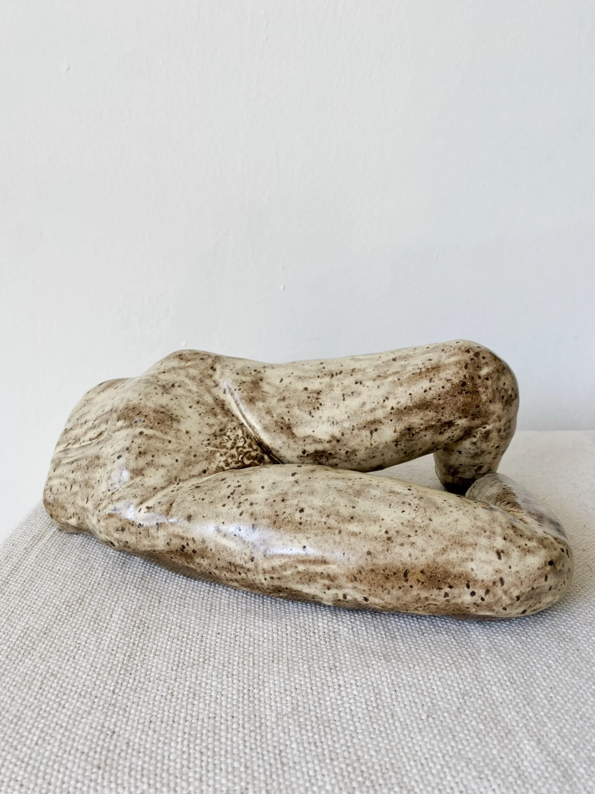 Escultura Feminina - cerâmica artesanal