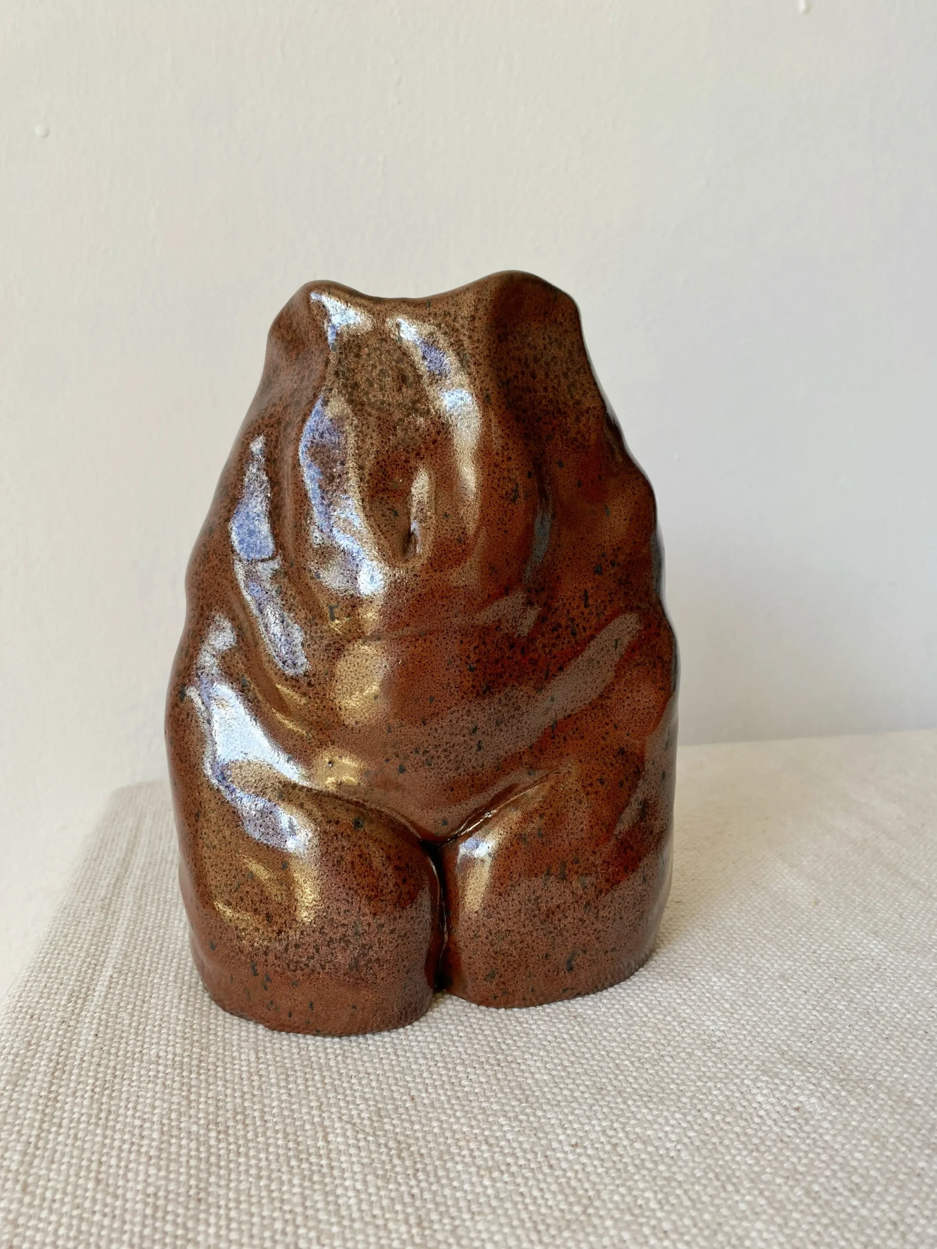 Escultura Feminina - cerâmica artesanal